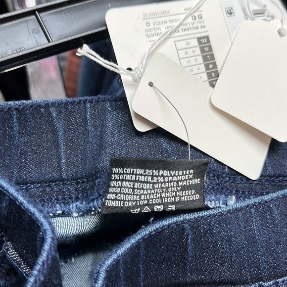 Hue studio distressed, denim, mid rise, leggings. - Picture 8 of 8